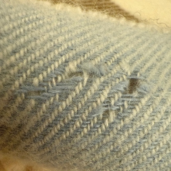 Burberry 100% Cashmere Scarf 🏴– Made in Scotland – Light Blue Check - Picture 16 of 17